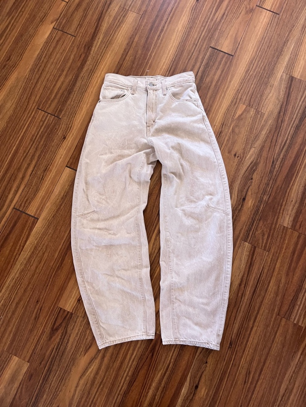 Levi’s cinch barrel Jean